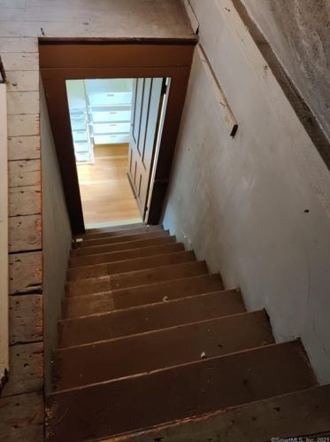 13 Elizabeth St, Norwalk CT 06854-3002 exterior