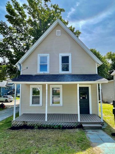 9 Washington St, Concord NH 03301-4172 exterior