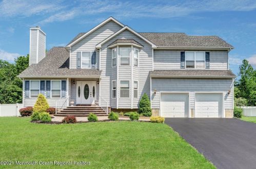 22 Maxim Ct, Jackson Twp, NJ 08527-3895