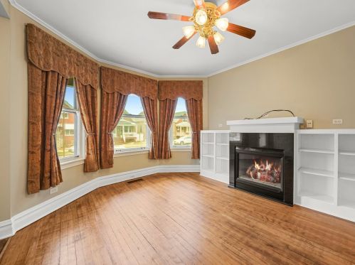 2226 Kedvale Ave, Chicago IL 60629-5708 exterior