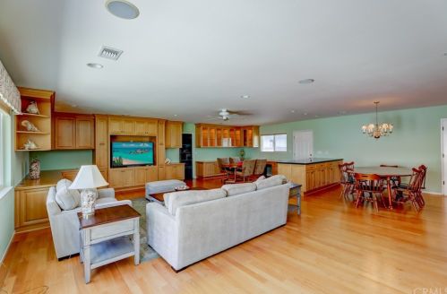 313 Lillie Ave, Fullerton CA 92831-4226 exterior