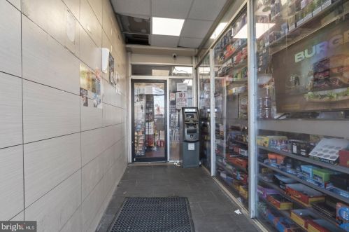 1336 Girard Ave, Philadelphia PA 19122-4212 exterior