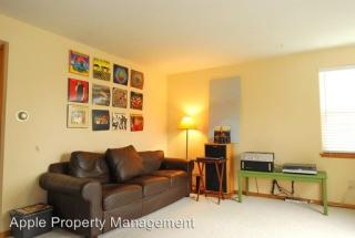 6008 5th Ave, Seattle WA  98115-6516 exterior