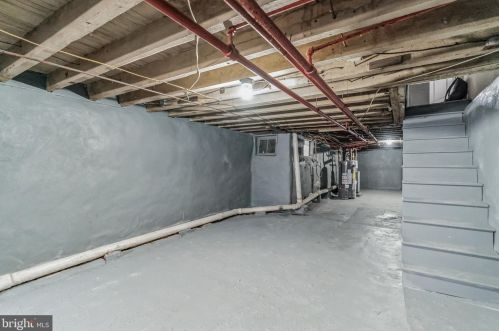 4035 8th St, Philadelphia PA  19140-2233 exterior