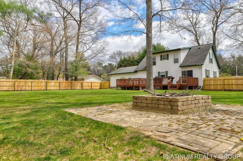 7579 Siesta Ct, Sylvan Beach MI  49461-9512 exterior