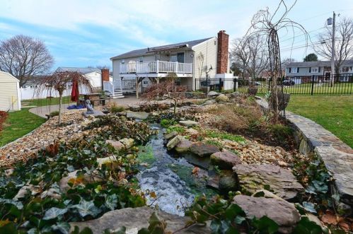 9 Ferncrest Dr, Providence RI 02919-3503 exterior