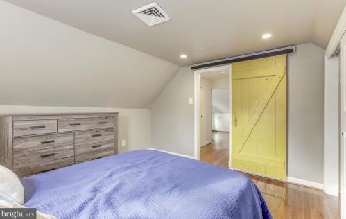 13203 Midway Ave, Rockville MD 20851-1812 exterior