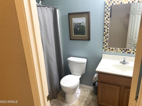 3819 74th Dr, Phoenix AZ  85043-7590 exterior