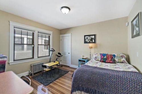 73 Gray St, Providence RI 02904-4702 exterior