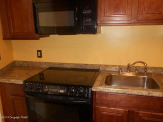 240 Harris St, East Stroudsburg PA  18301-2152 exterior