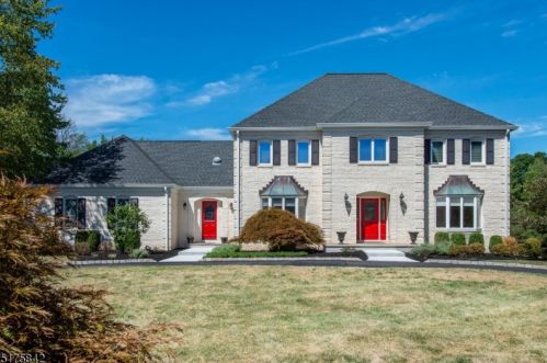 14 Manor Dr, Warren, NJ 07059-6138