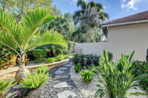 10144 Armani Dr, Boynton Beach FL 33437-3742 exterior