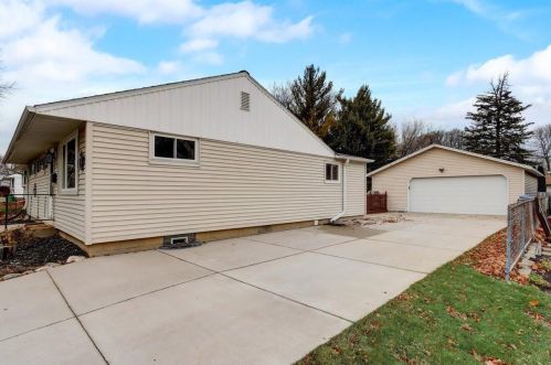 6342 Ohio Ave, Milwaukee WI  53219-4242 exterior