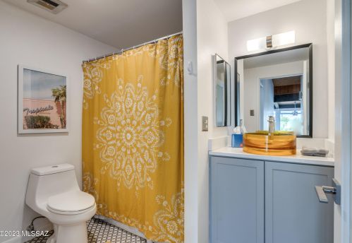 8731 Old Spanish Terrace Dr, Tucson AZ  85710-4072 exterior