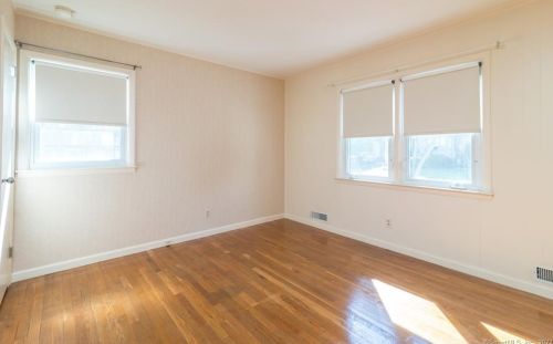 8 Cross St, Greenwich CT 06831-5006 exterior