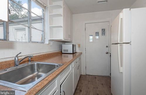 912 Edgerly Rd, Glen Burnie MD 21060-7305 exterior