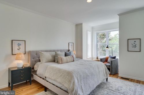 145 U St, Washington DC 20001-2338 exterior