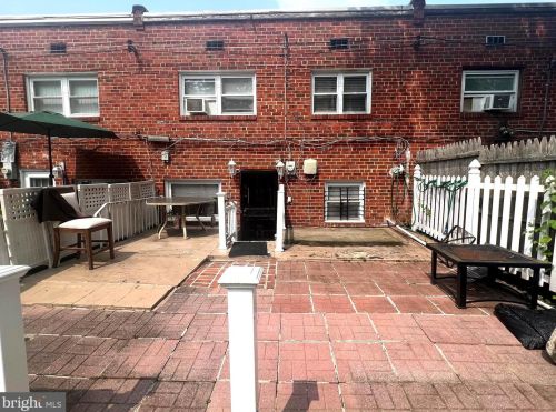 1010 Ward St, Chester PA 19013-2011 exterior