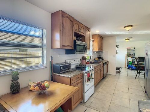 595 99 Ave, Naples FL 34108-2227 exterior