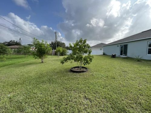 1141 Empire St, Fort Pierce FL  34983-2436 exterior