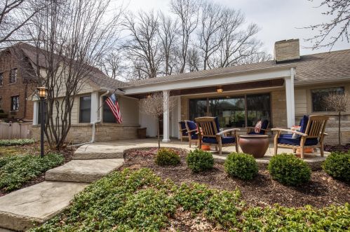 8605 Ravenswood Cir, Milwaukee, WI 53226-4657