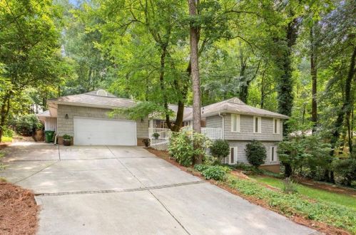 5132 Hidden Branches Cir, Atlanta, GA 30338-4021