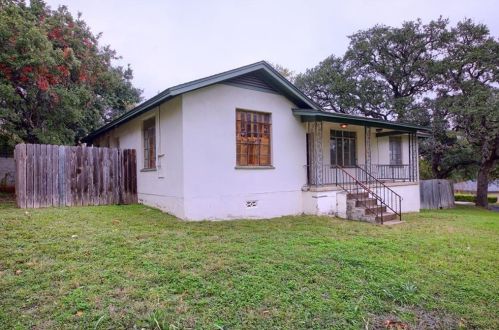 1300 August Dr, Austin, TX 78753-2910