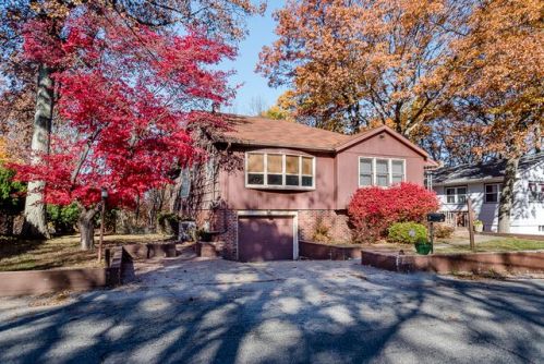 42 Rollins Trl, Hopatcong, NJ 07843-1740