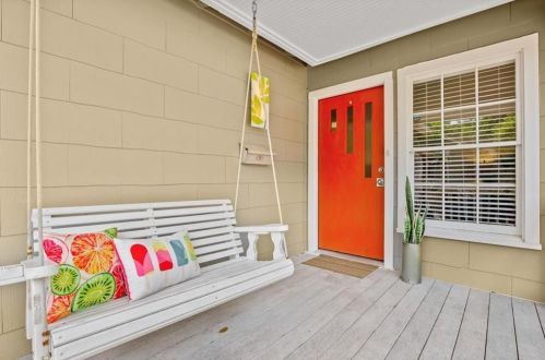 1417 Alguno Rd, Austin TX  78757-3301 exterior