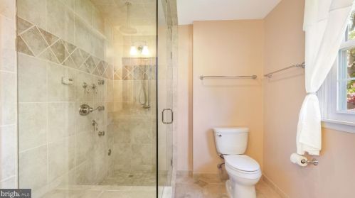 3653 Warfield Dr, Huntingdon Valley PA 19006-3423 exterior