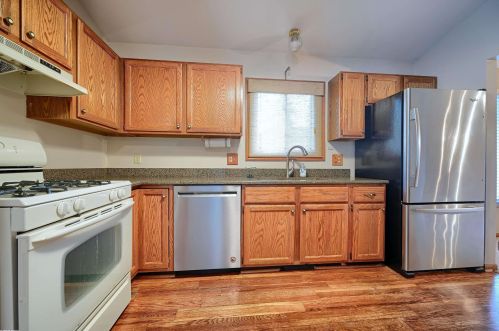 995 Woodlane Dr, Rochester MI 48307-4254 exterior