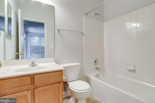 7541 Great Swan Ct, Alexandria VA 22306-2275 exterior