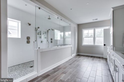 1978 Kirby Rd, Mc Lean VA 22101-5326 exterior