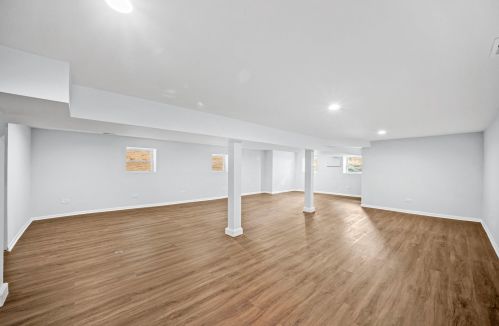 5917 Washtenaw Ave, Chicago IL  60659-3913 exterior