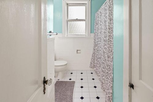 5015 Lindenwood Ave, Saint Louis MO 63109-1728 exterior