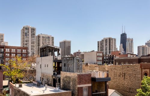 1512 Wieland St, Chicago IL 60610-1233 exterior