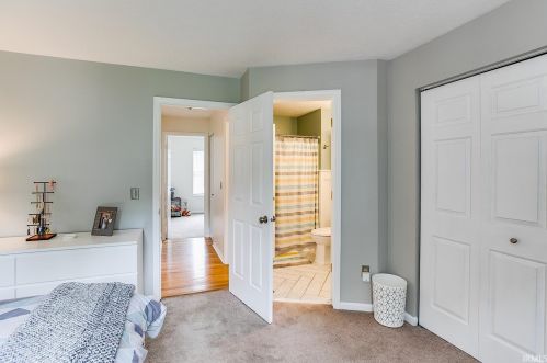 607 17 St, Mishawaka IN 46544-5644 exterior