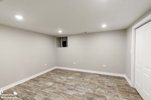 6229 Eberhart Ave, Chicago IL 60637-3318 exterior