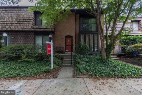 10969 Deborah Dr, Rockville MD  20854-2722 exterior