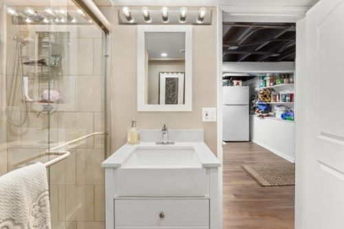 3232 Belle Plaine Ave, Chicago IL 60618-2338 exterior