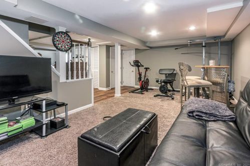 130 Cheesespring Rd, Wilton CT 06897 exterior