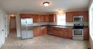 238 Ash St, Manchester NH  03104-3705 exterior