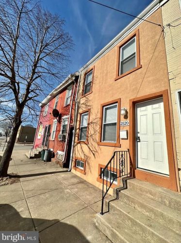 2520 2nd St, Chester, PA 19013-2341