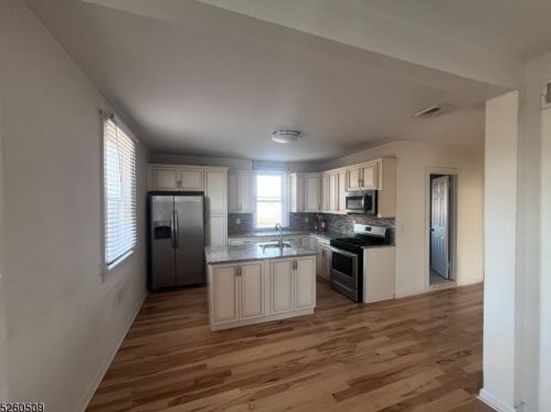 7 Berry Rd, Wantage NJ 07461-3009 exterior