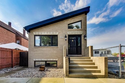 4550 Mcdowell Ave, Chicago, IL 60609-3261