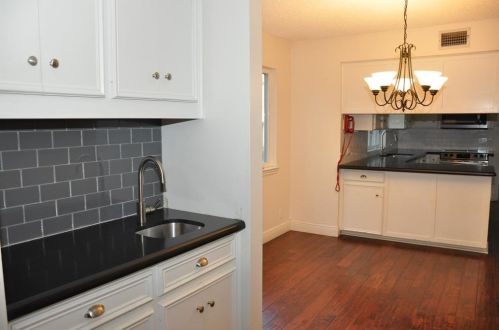 7106 Fireoak Dr, Austin TX  78759-3771 exterior