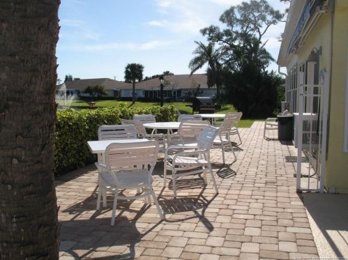 1023 Pheasant Run Dr, Fort Pierce FL  34982-6856 exterior