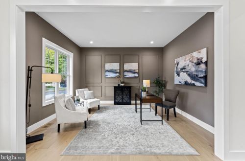 1327 Mayflower Dr, Mc Lean VA 22101-3405 exterior