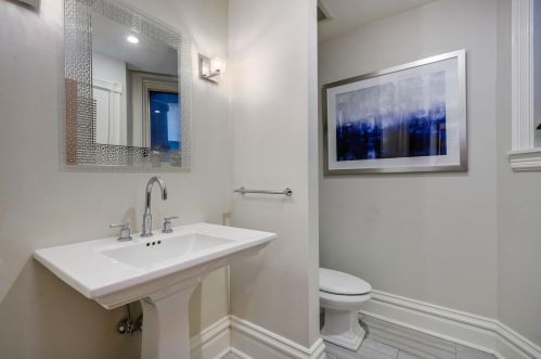 619 Belden Ave, Chicago IL 60614-3305 exterior