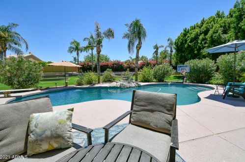 3151 Greythorne Way, Chandler AZ  85248-2152 exterior